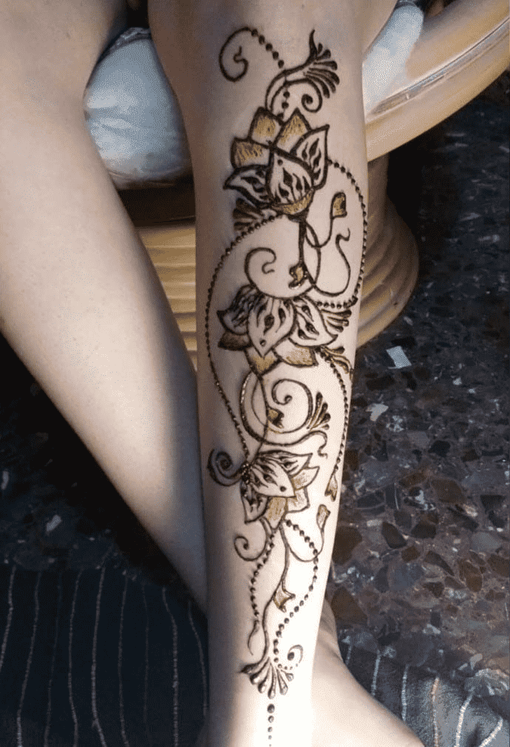 Delicate Easter Henna Design
