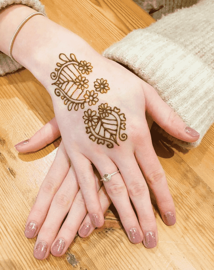 Pleasing Easter Henna Design