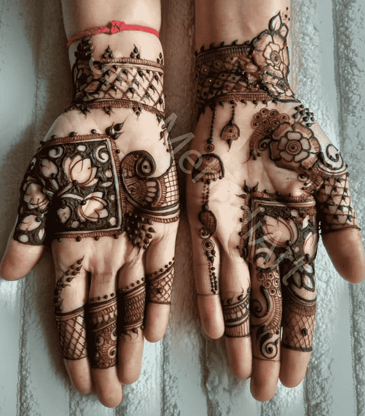 Shapely Egyptian Henna Design