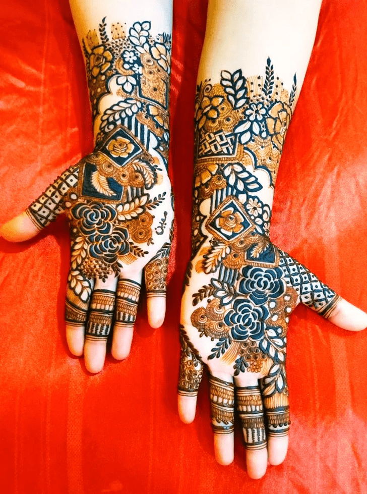 Enthralling Elegant Henna Design