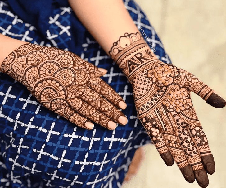Enticing Elegant Henna Design