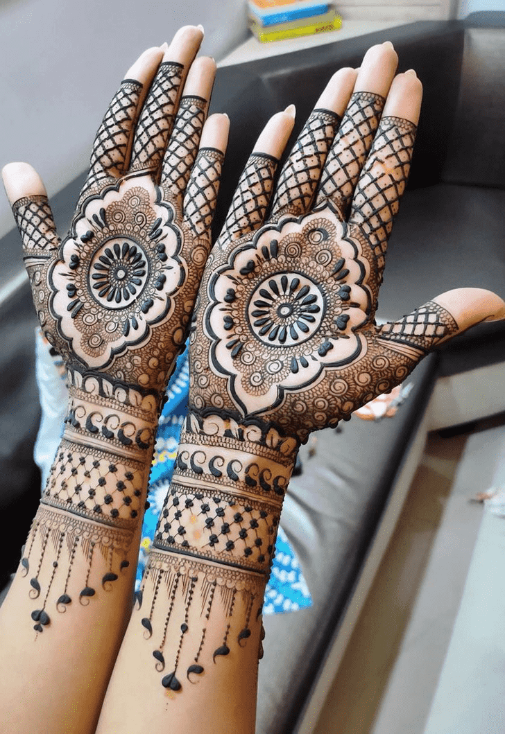 Graceful Elegant Henna Design