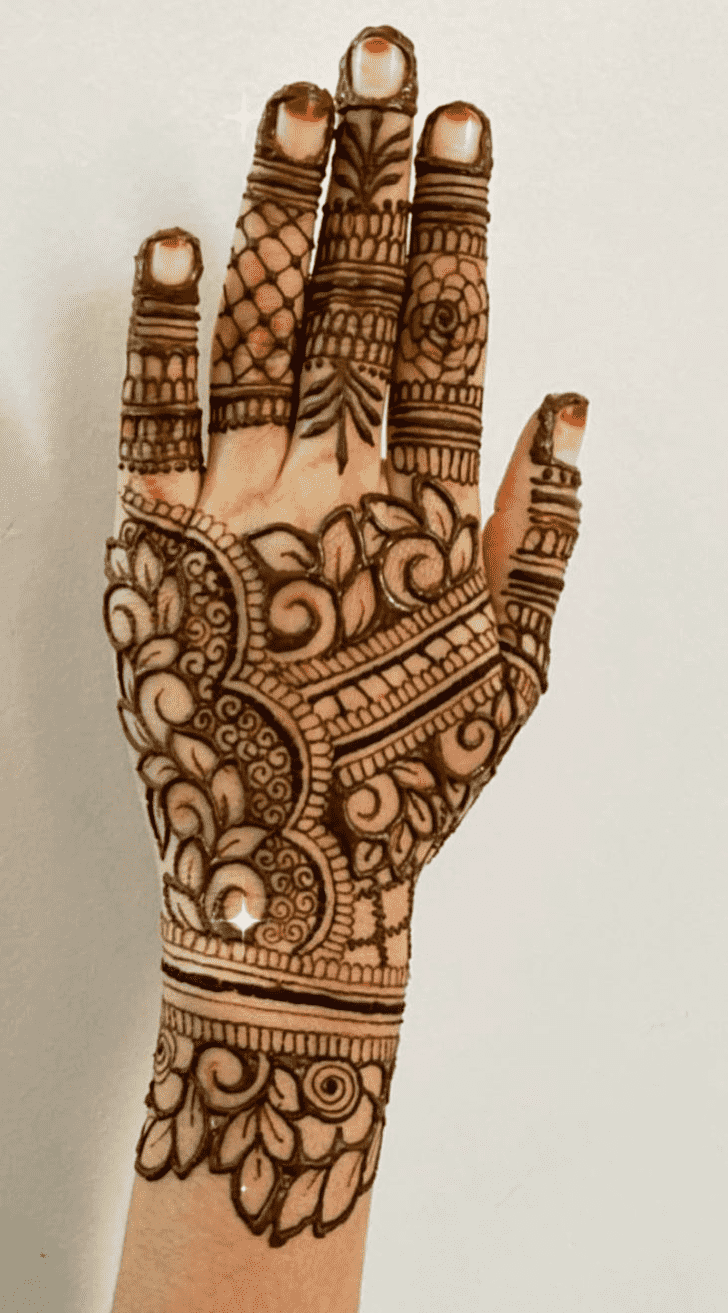Magnetic Elegant Henna Design