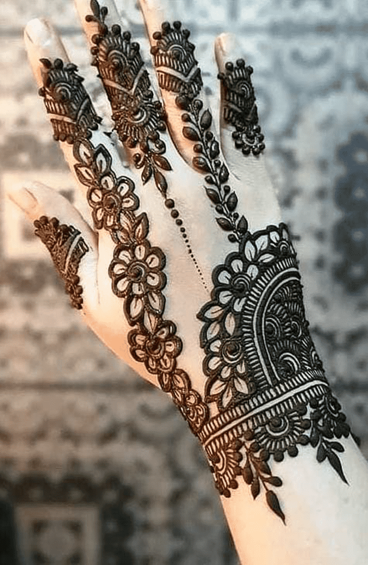 Mesmeric Elegant Henna Design