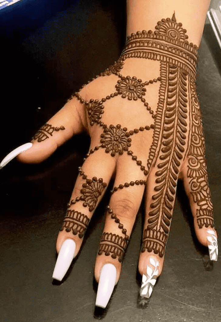Refined Elegant Henna Design
