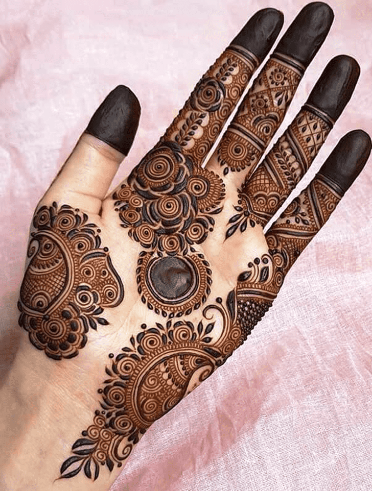 Resplendent Elegant Henna Design