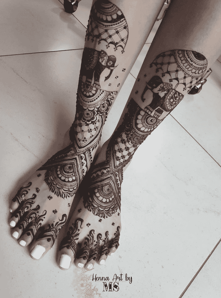 Shapely Elephant Henna Design