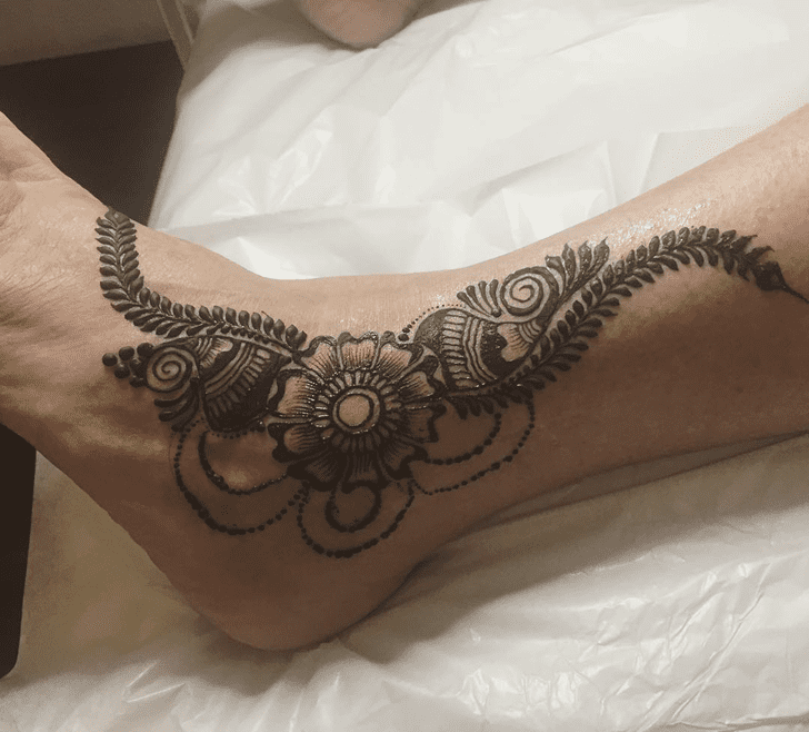Slightly Engagement Henna Design