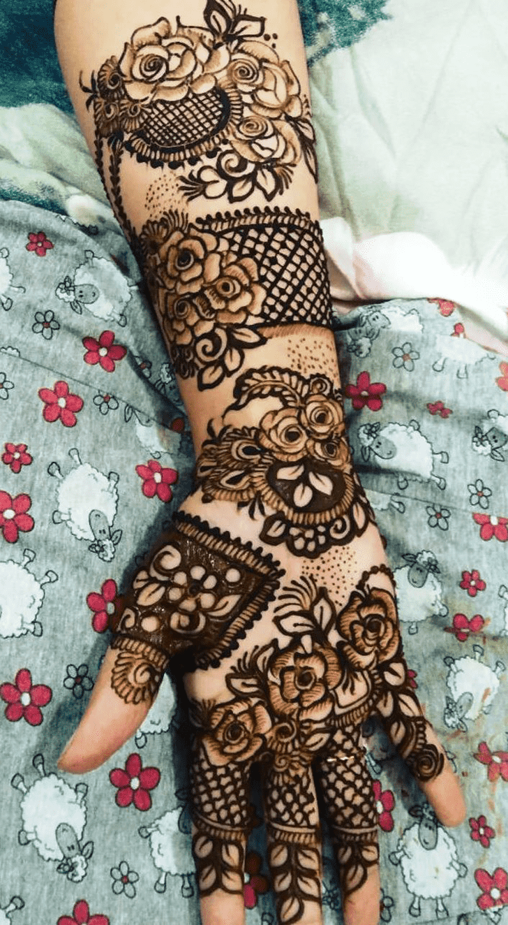 Charming Engagment Henna Design
