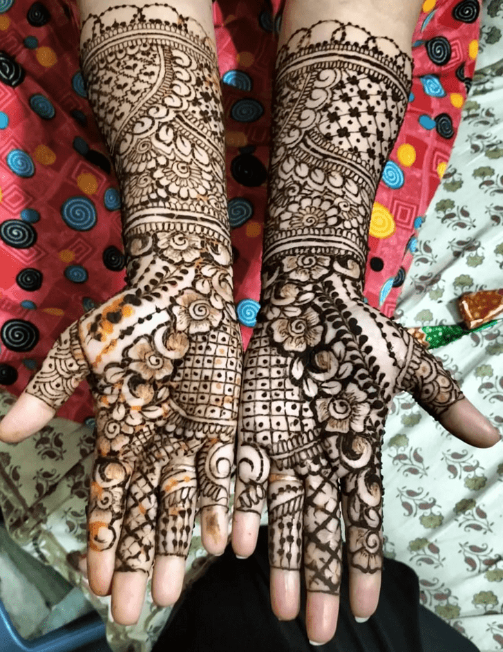 Ravishing Engagment Henna Design