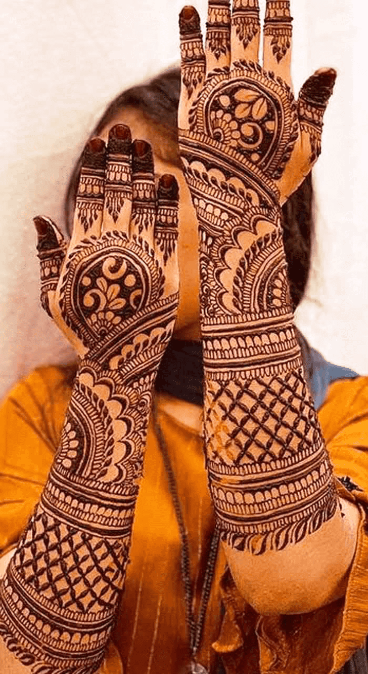 Slightly Engagment Henna Design