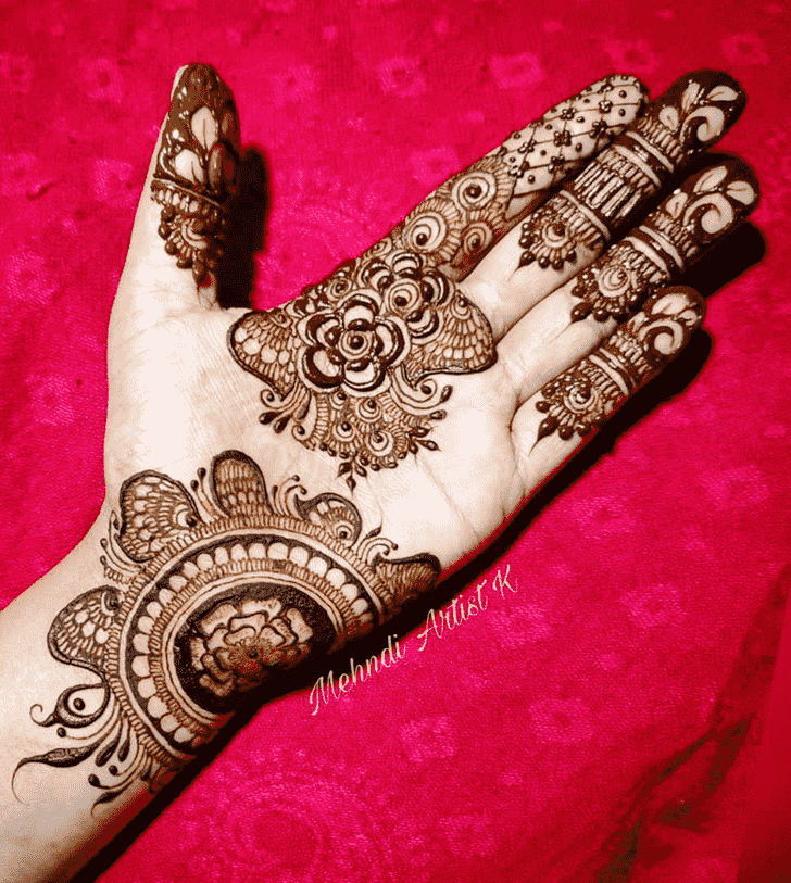Charming Epic Henna design