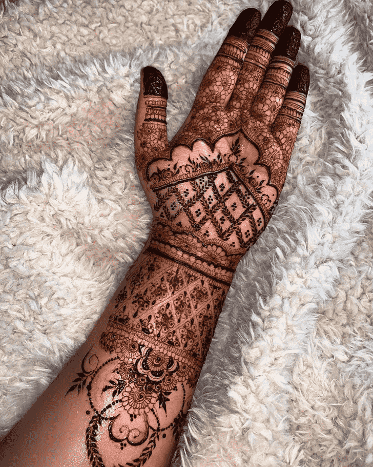 Enticing Epic Henna design