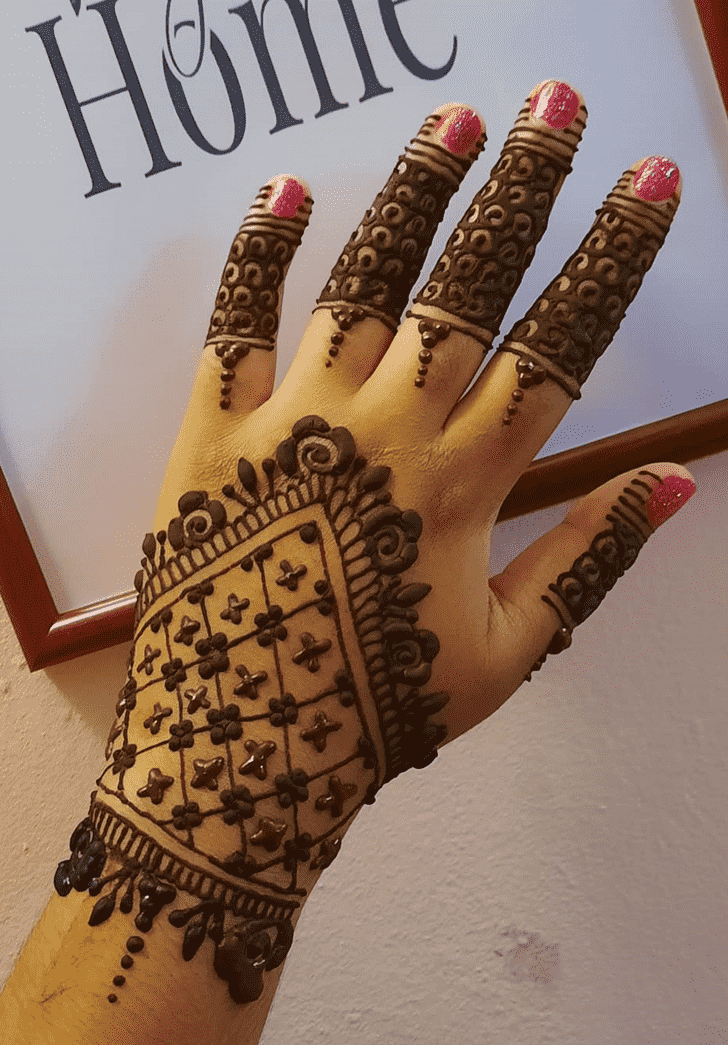 Arm Faisalabad Henna Design