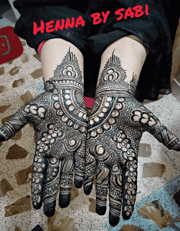Graceful Faisalabad Henna Design