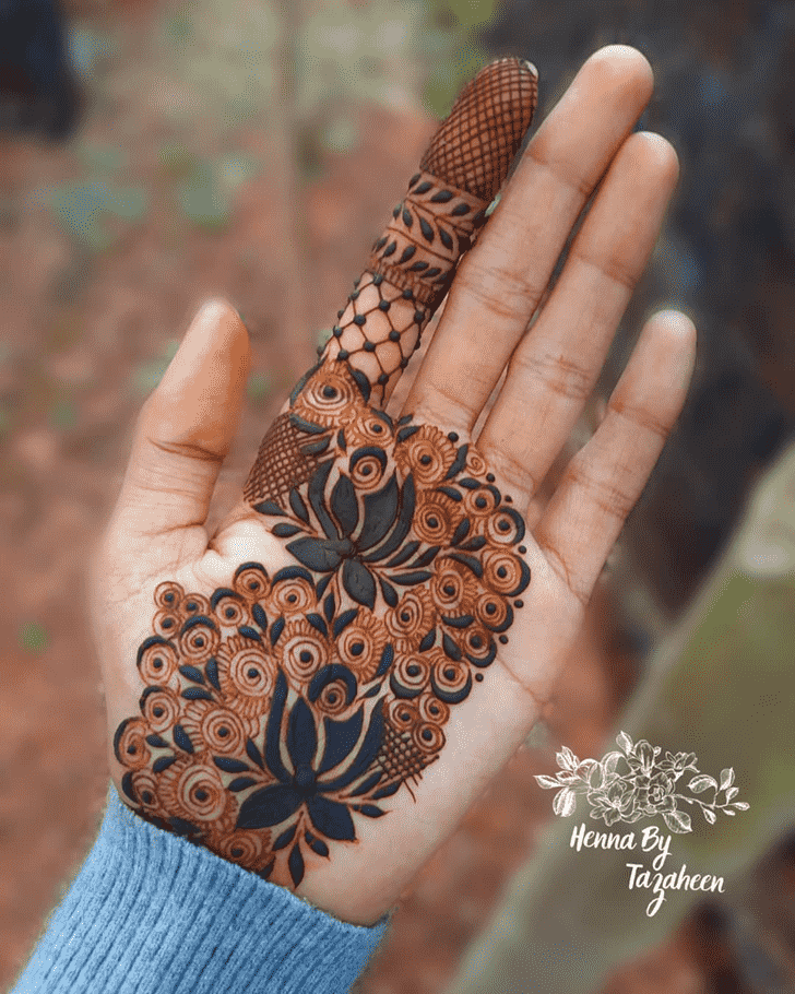 Inviting Faisalabad Henna Design