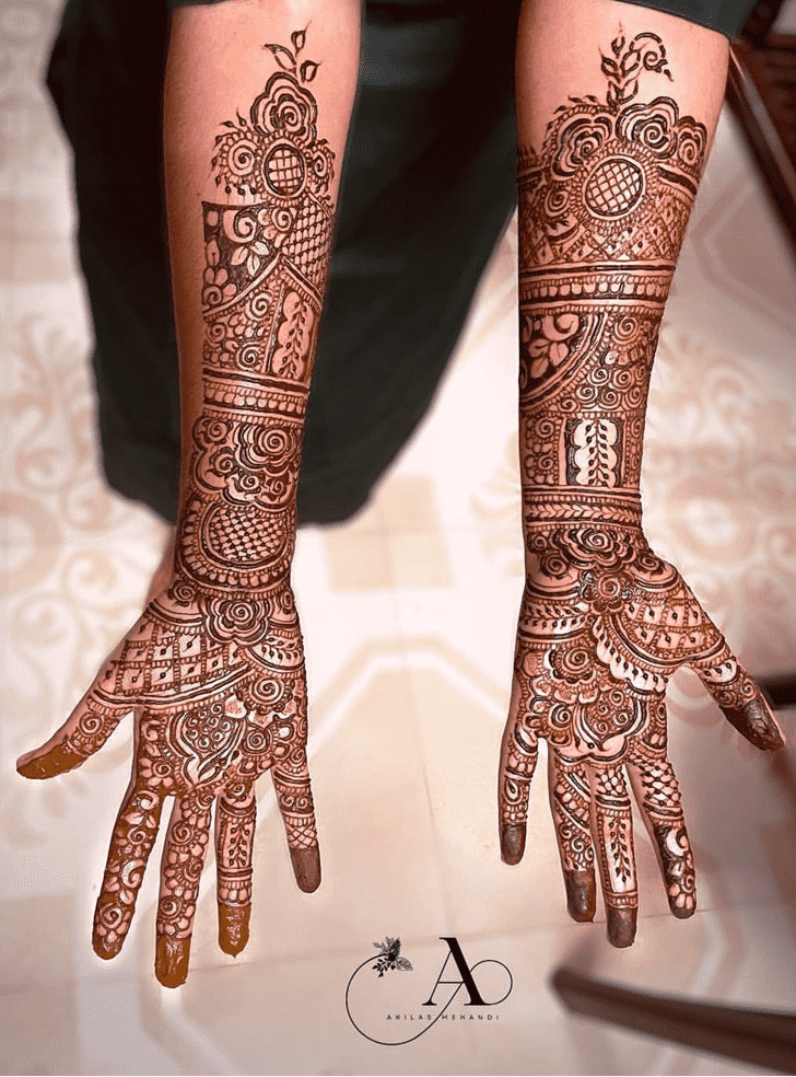 Beauteous Fancy Henna Design
