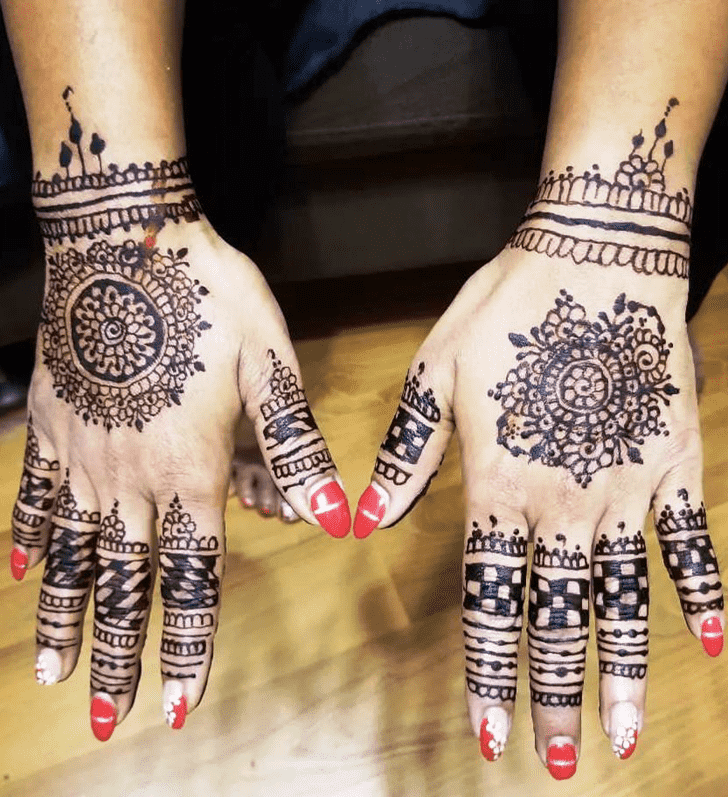 Comely Fancy Henna Design