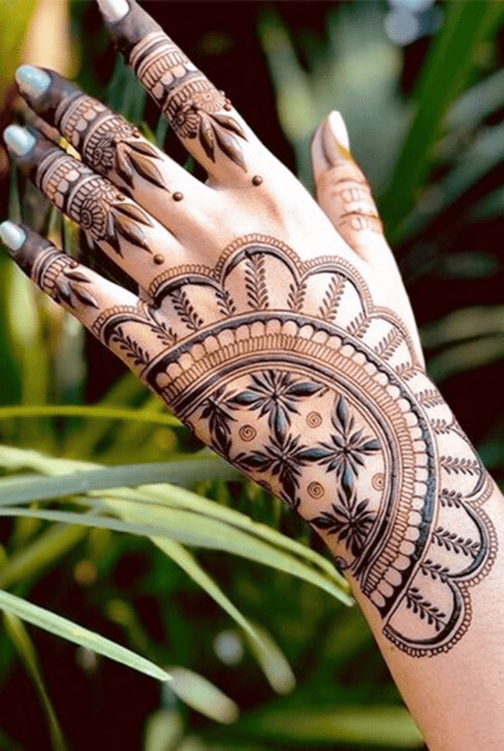 Fascinating Fancy Henna Design