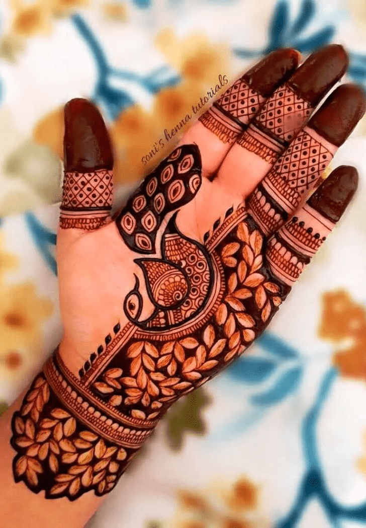 Radiant Fancy Henna Design