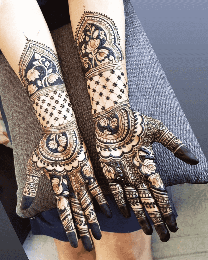 Fascinating Faridabad Henna Design