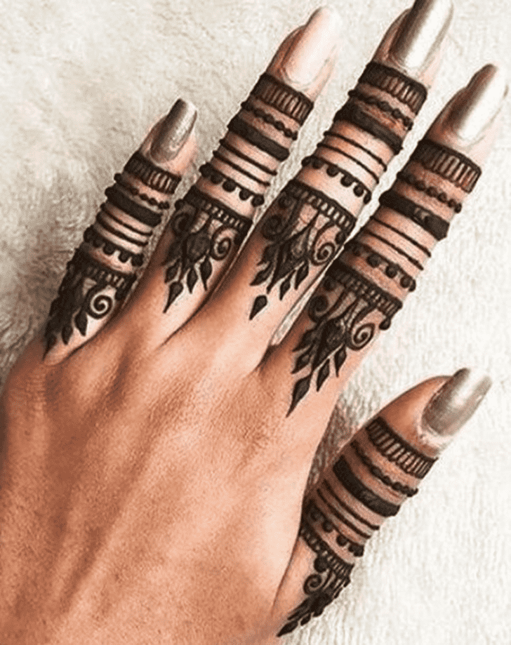 Beauteous Hand Finger Mehndi Design