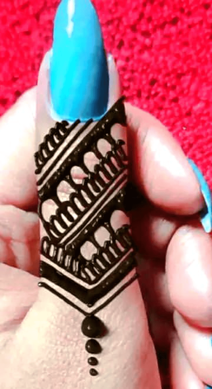 Elegant Hand Finger Mehndi Design