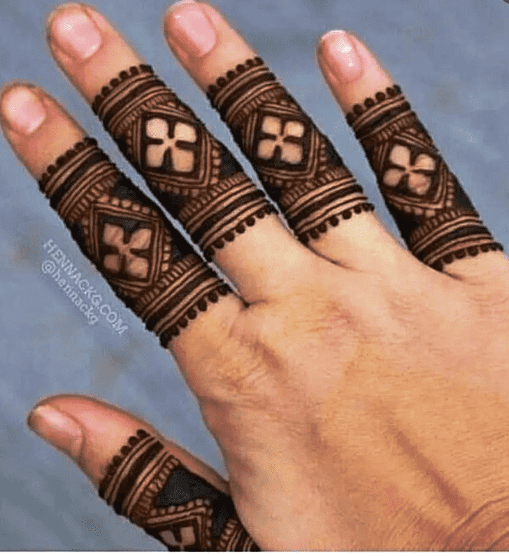 Fair Hand Finger Mehndi Design
