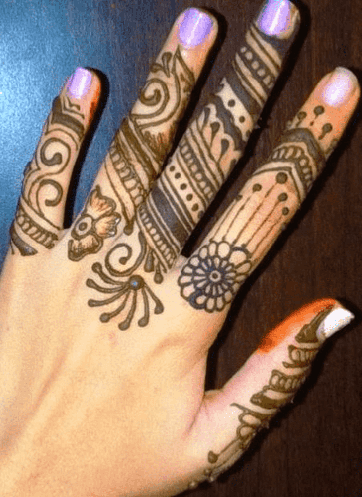 Graceful Hand Finger Mehndi Design