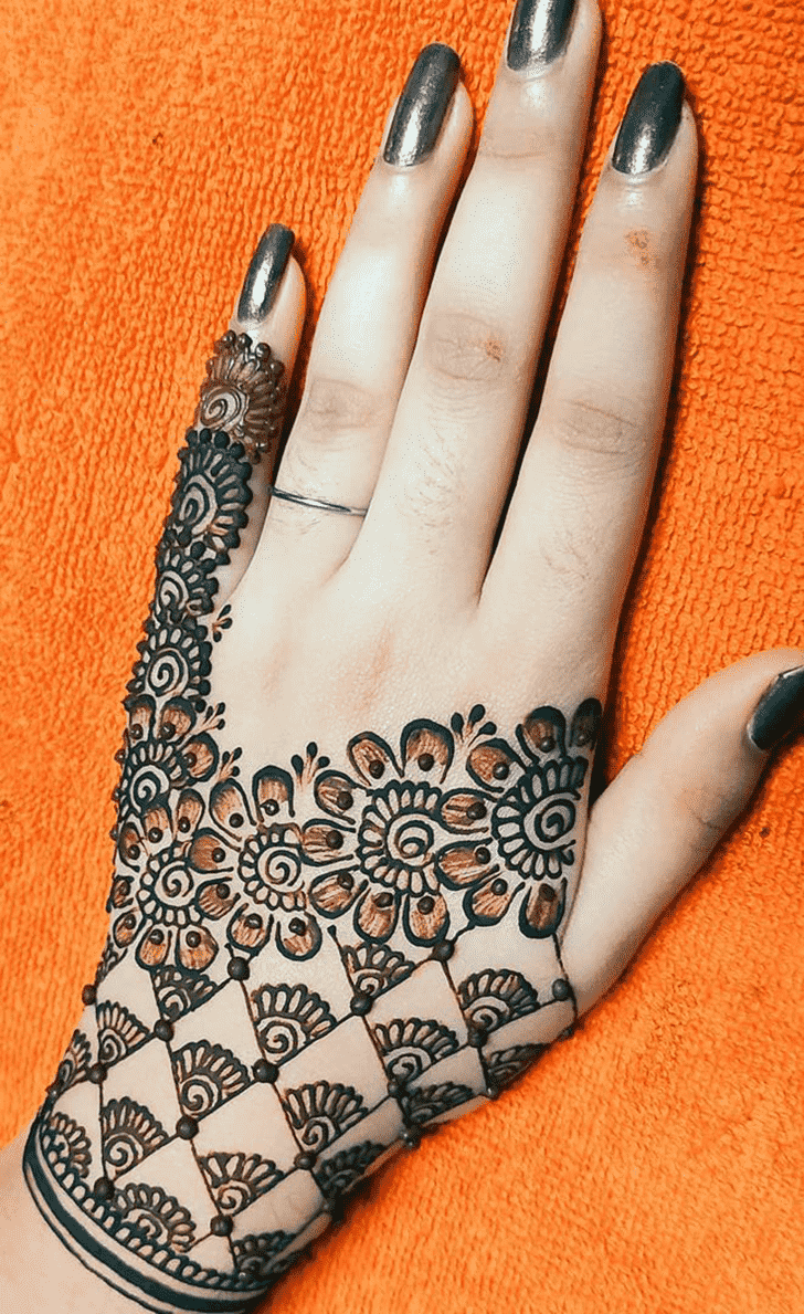 Delicate Floral Henna Design