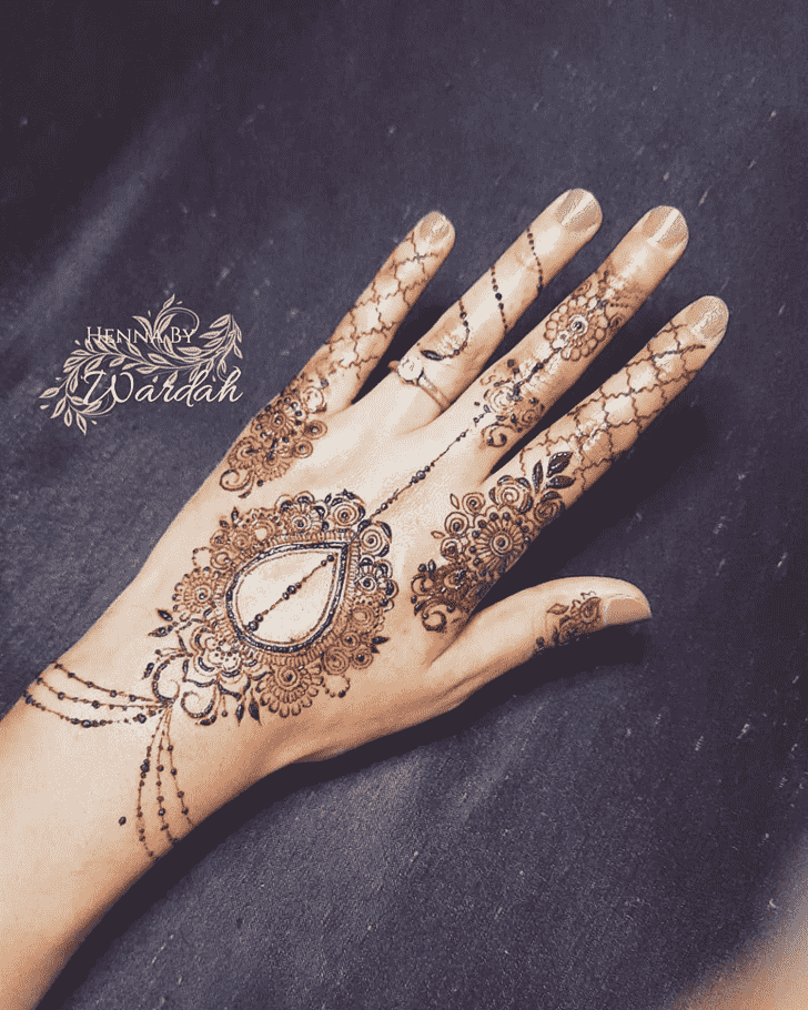 Inviting Floral Henna Design
