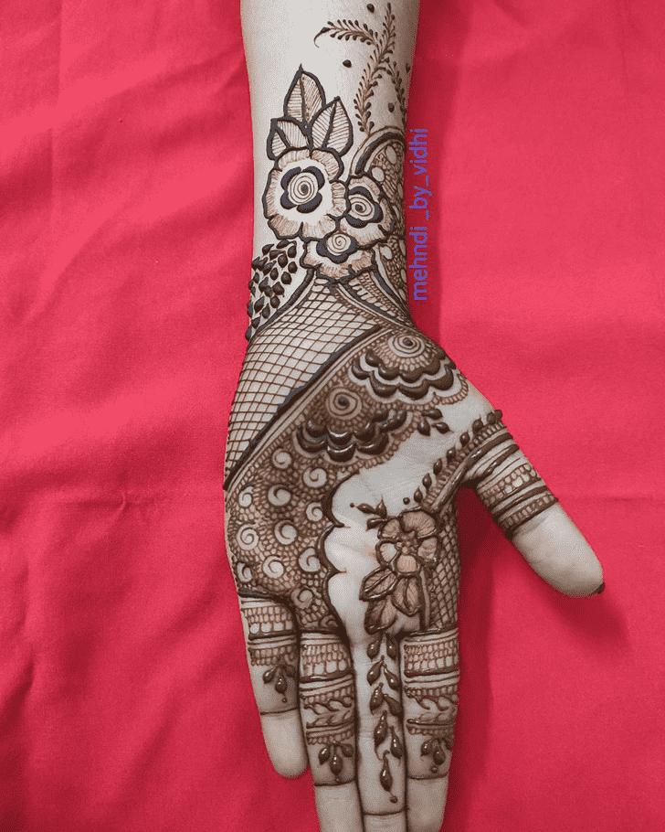 Pretty Floral Henna Design