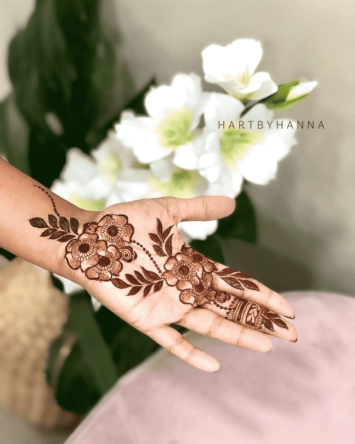 Enthralling Flower Henna design