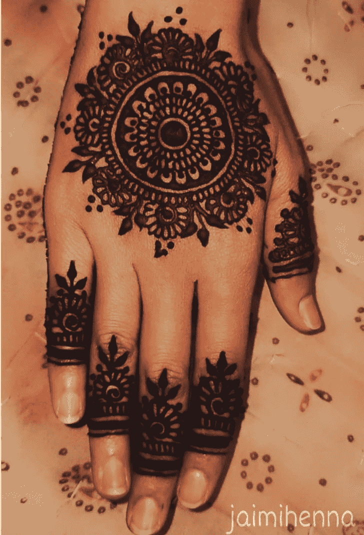 Fine Flower Henna design