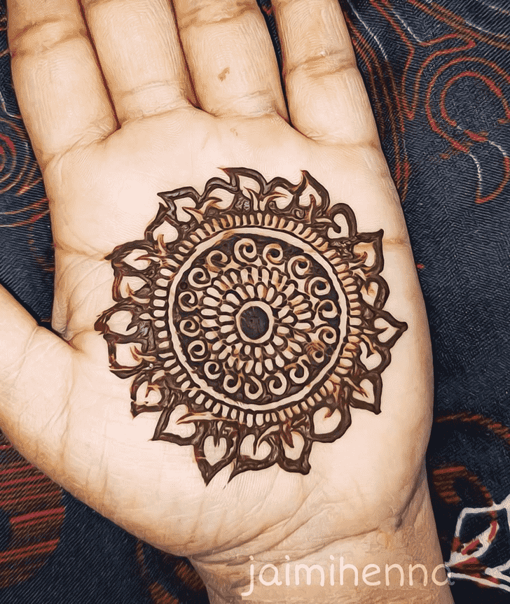 Good Looking Flower Henna design