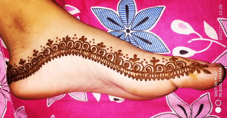 Alluring Foot Henna Design