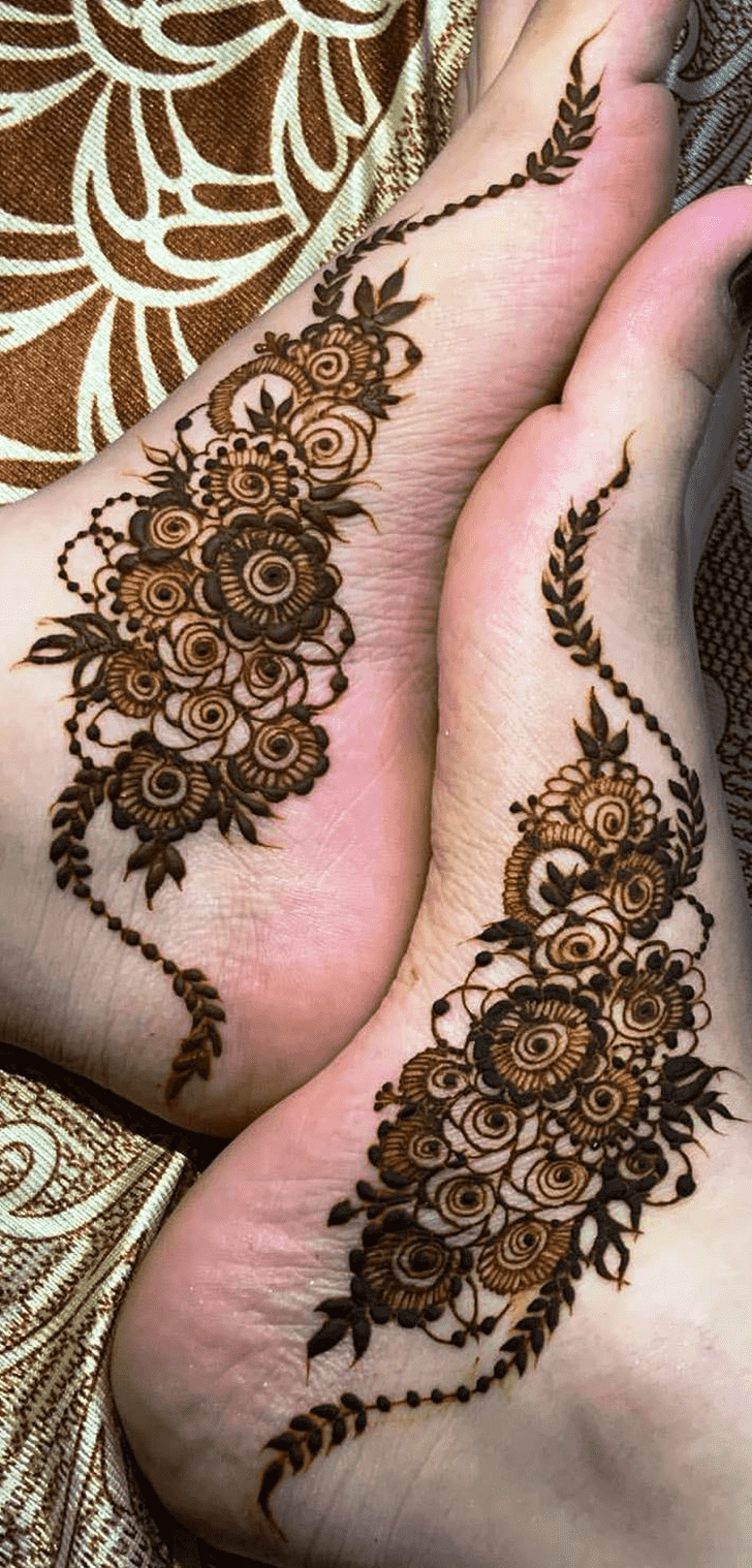 Delicate Foot Henna Design