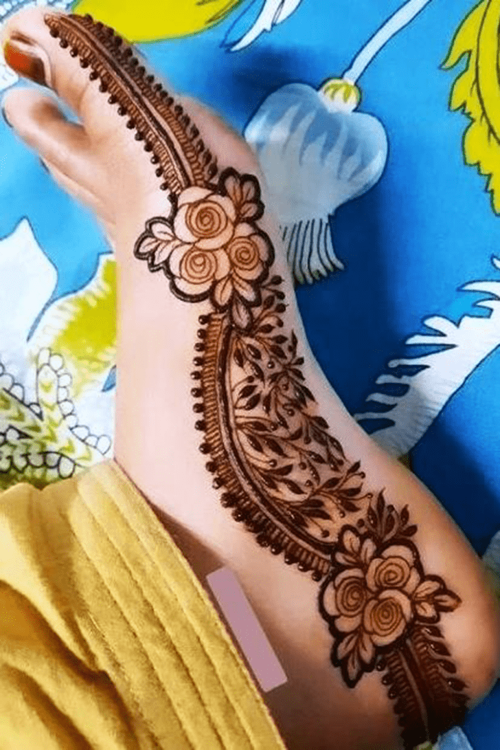 Fine Foot Henna Design