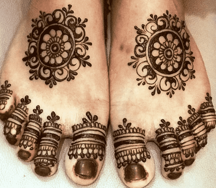 Good Looking Foot Henna Design