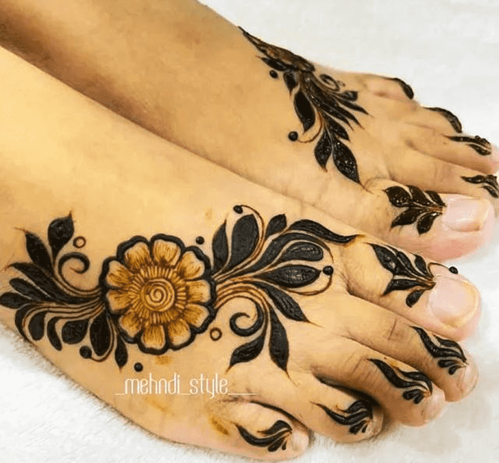 Slightly Foot Henna Design