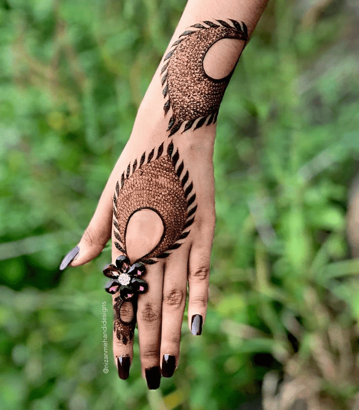 Captivating Friendship Day Henna Design