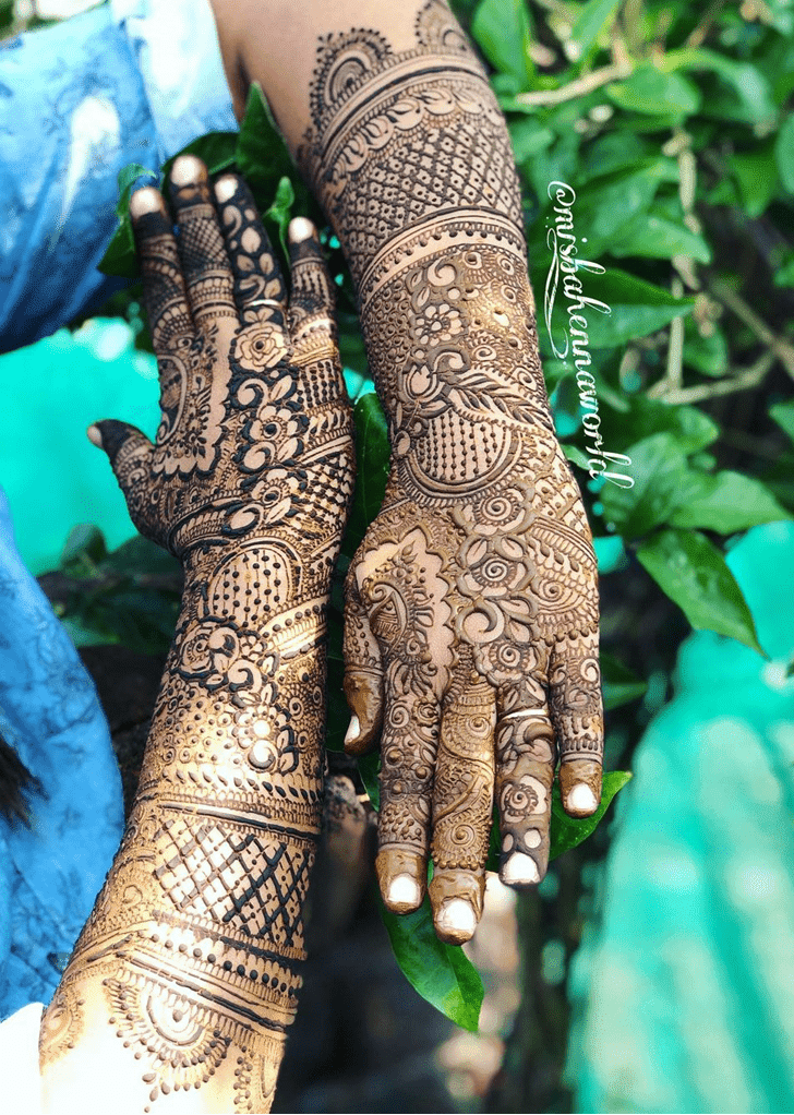 Enticing Friendship Day Henna Design