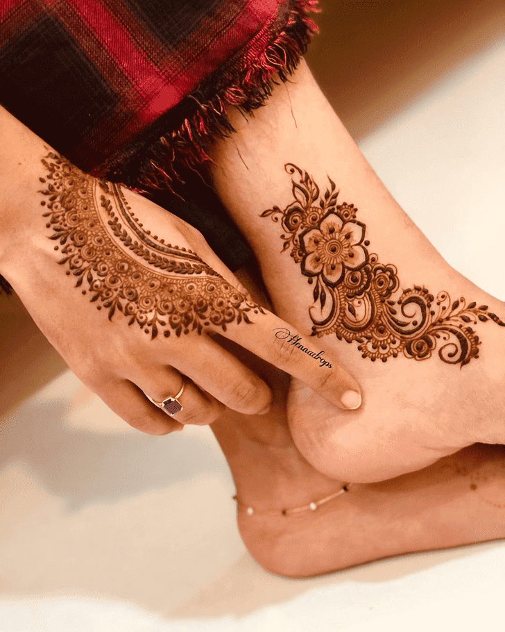 Graceful Friendship Day Henna Design