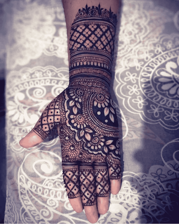 Admirable Front Hand Mehndi Design