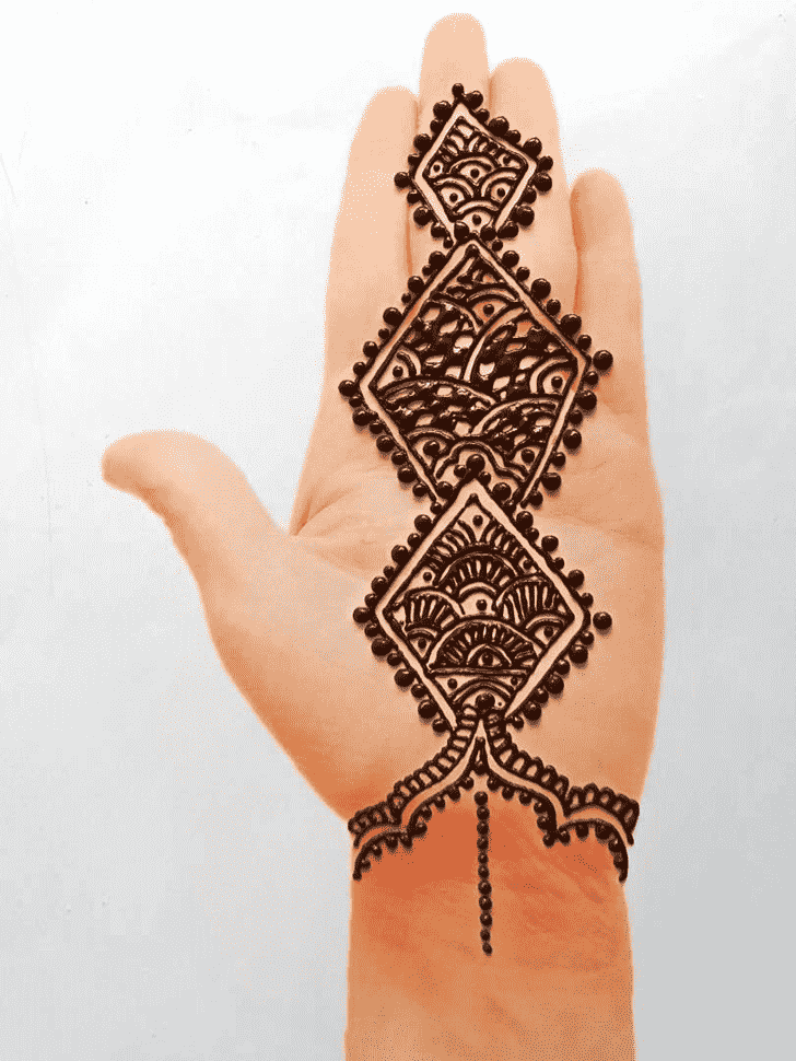Enticing Front Hand Henna Design
