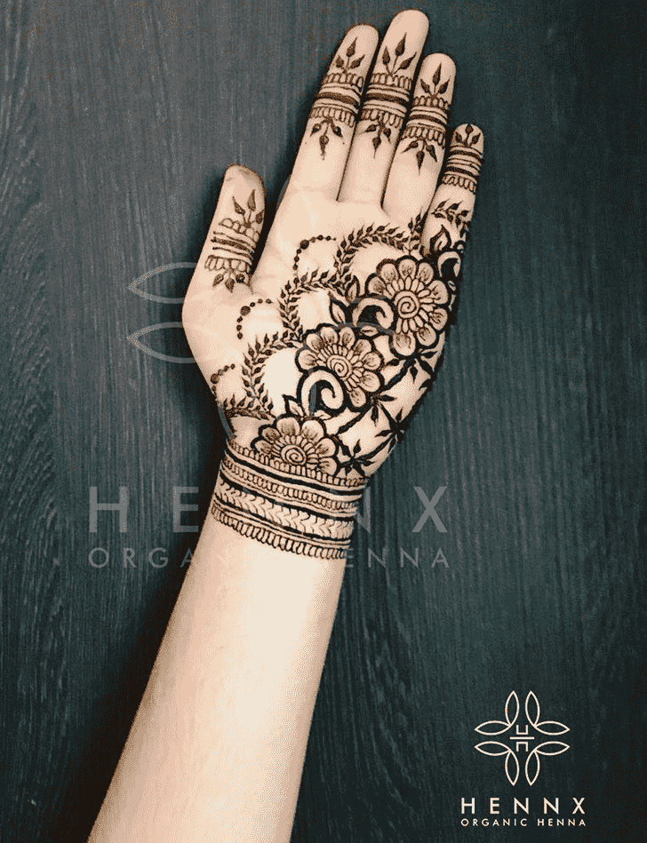 Wonderful Front Hand Mehndi Design