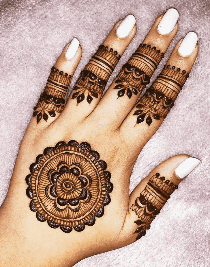 Alluring Gandhinagar Henna Design