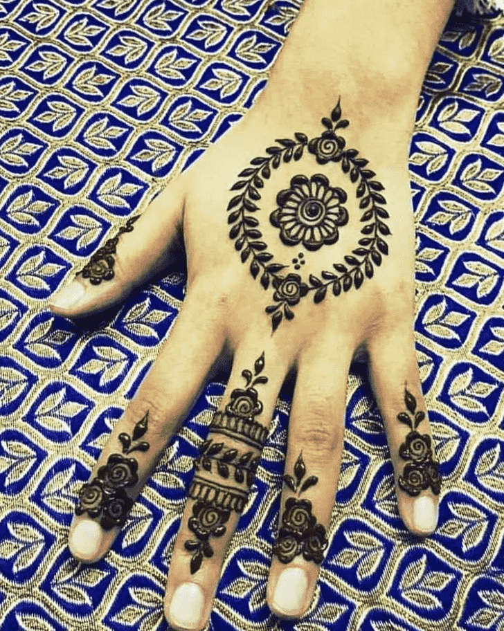 Good Looking Gandhinagar Henna Design