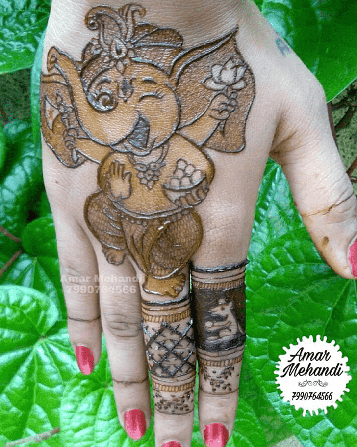 Excellent Ganesh Chaturthi Henna Design