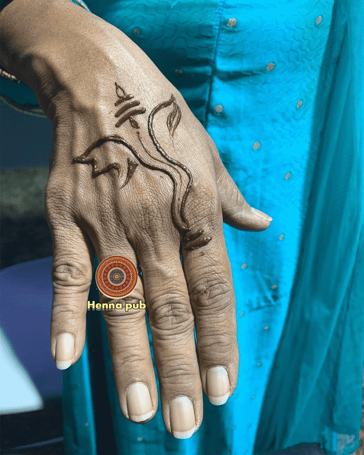 Graceful Ganesh Chaturthi Henna Design